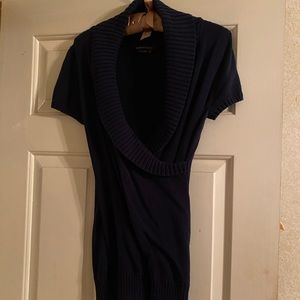 BCBGvShort sleeved sweater in navy blue